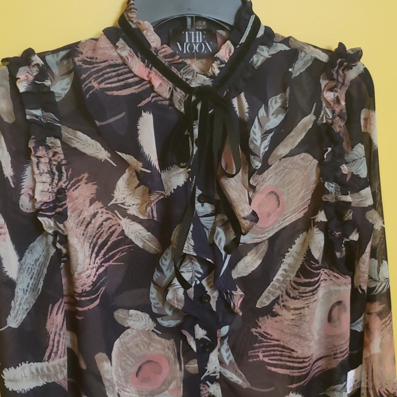 Beautiful Top - Picture 12 of 16